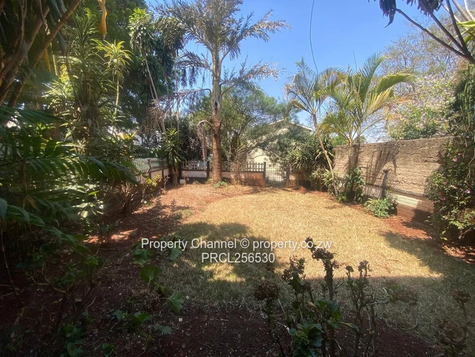 Avondale - Spacious 3-Beds Duplex Garden Flat In a Well Secured Block