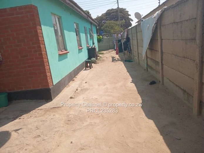 Solid 5-Bed Chitungwiza Home — Walled and Gated