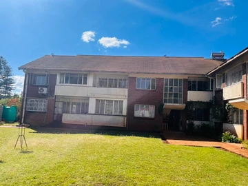 2 Bedroom Flat & Apartment