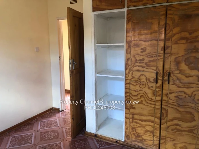 A Spacious 4-Bed House in Bloomingdale