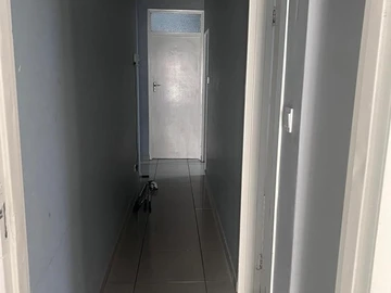 3 Bedroom Flat & Apartment