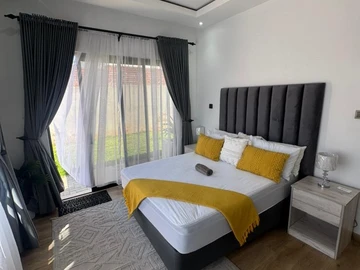 3 Bedroom Flat & Apartment