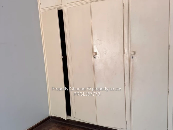 1-Bed Garden Flat in Avenues — Parquet Floors & Borehole