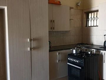 3 Bedroom Flat & Apartment