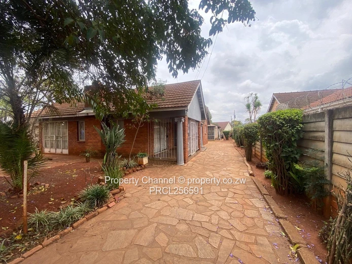 Prime Four Bedroomed House In Cranborne