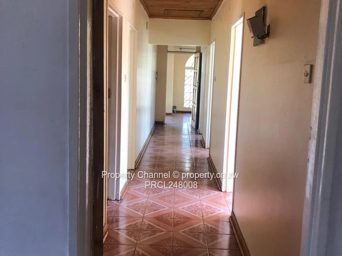 A Spacious 4-Bed House in Bloomingdale