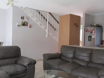 3 Bedroom Flat & Apartment