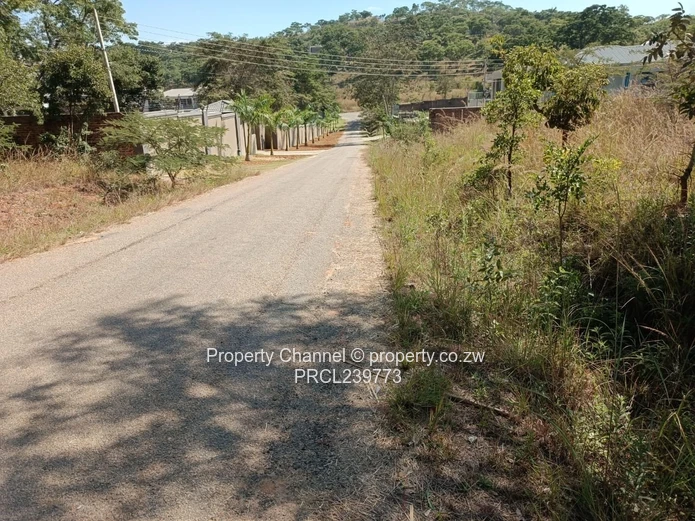 UPMARKET Prime Residential Stand! Carrick Creagh