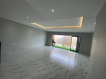 3 Bedroom Flat & Apartment