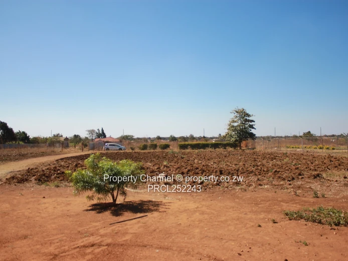Incomplete 3 Bed Cottage on 2,500m² with Borehole in Knowe, Norton
