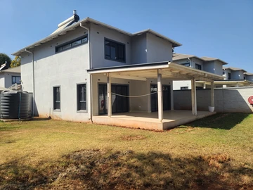 3 Bedroom Flat & Apartment