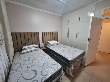 3 Bedroom Flat & Apartment