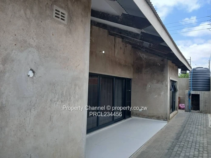 Mabvazuva Estate 3 Bed House - Secure Complex