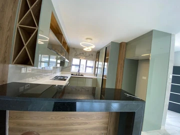 3 Bedroom Flat & Apartment