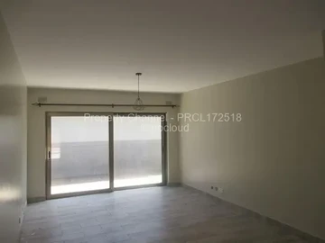 2 Bedroom Flat & Apartment