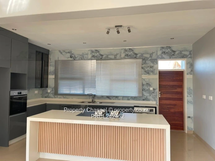 Modern 4-Bed Apartment in Madokero | Pool & Borehole